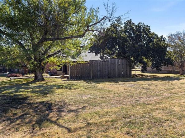 217  Gatewood Circle E, Burleson Texas 76028