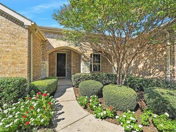 2464  Luna Vista Lane 