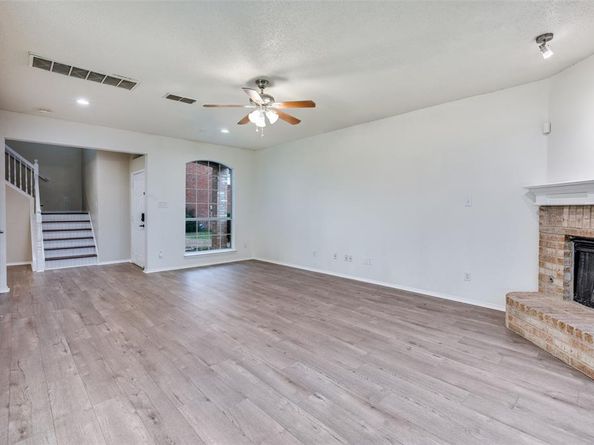 5037  Glenscape Trail , Fort Worth Texas 76137