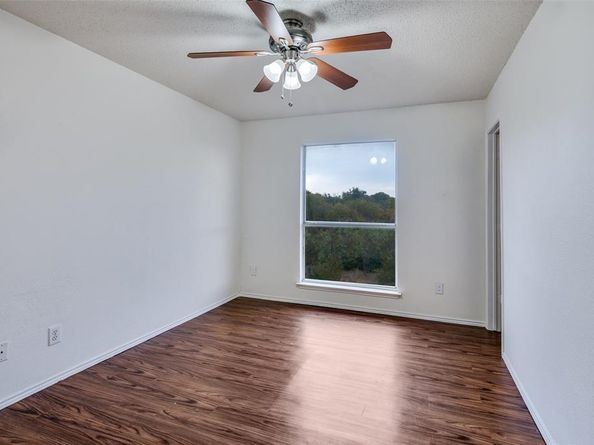 5037  Glenscape Trail , Fort Worth Texas 76137