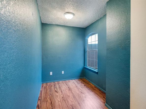 5037  Glenscape Trail , Fort Worth Texas 76137