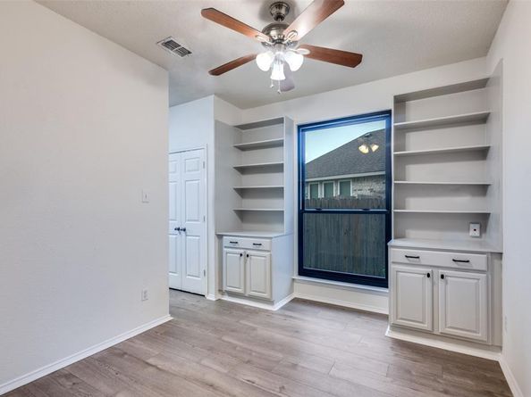 5037  Glenscape Trail , Fort Worth Texas 76137