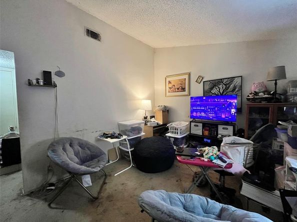 303  Elliott Street , Arlington Texas 76013