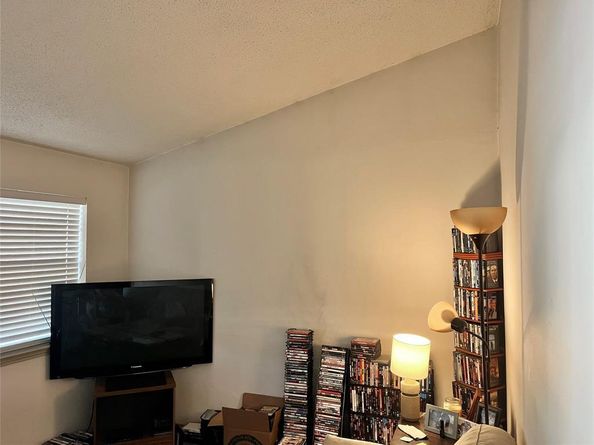 303  Elliott Street , Arlington Texas 76013