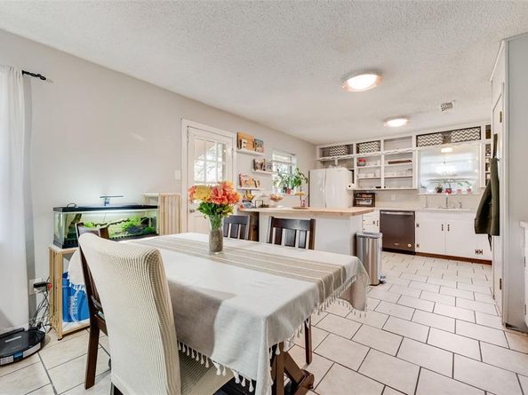 1008  Russell Lane , Bedford Texas 76022