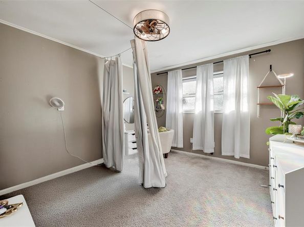 1008  Russell Lane , Bedford Texas 76022