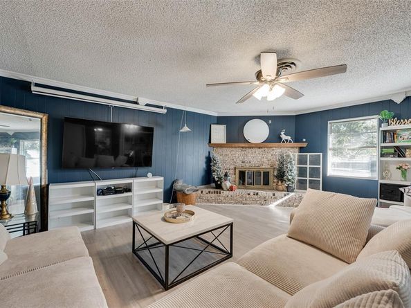 1008  Russell Lane , Bedford Texas 76022