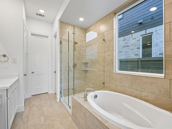 11760  Edgewood Drive , Justin Texas 76247