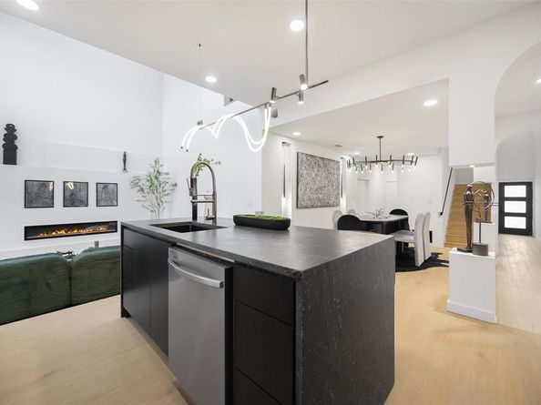 3343  Parvia Avenue , Dallas Texas 75212