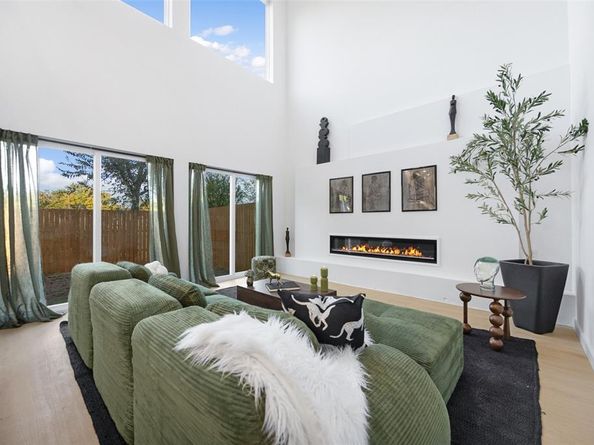 3343  Parvia Avenue , Dallas Texas 75212