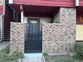 9827  Walnut Street  113, Dallas Texas 75243