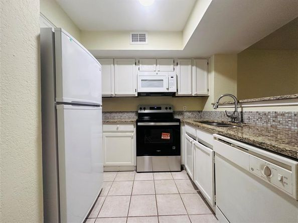 9827  Walnut Street  113, Dallas Texas 75243