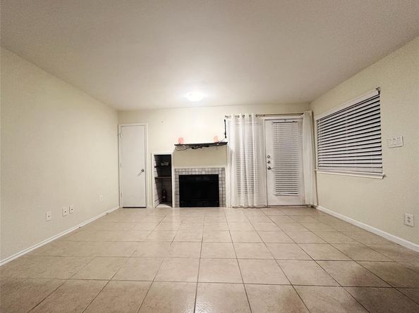 9827  Walnut Street  113, Dallas Texas 75243