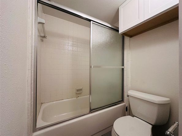 9827  Walnut Street  113, Dallas Texas 75243