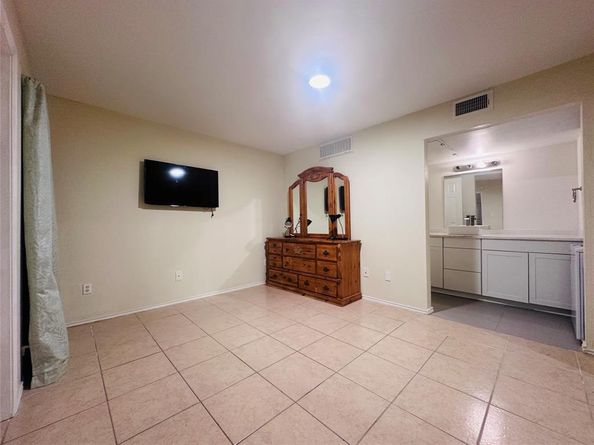 9827  Walnut Street  113, Dallas Texas 75243