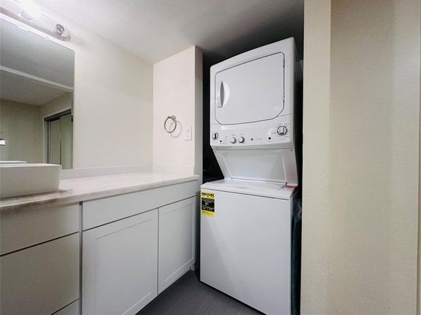 9827  Walnut Street  113, Dallas Texas 75243