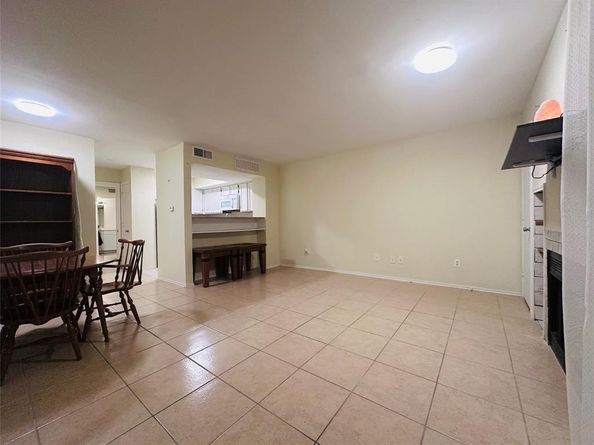 9827  Walnut Street  113, Dallas Texas 75243