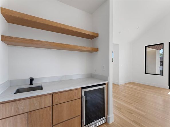 3753  Bolivar Drive , Dallas Texas 75220