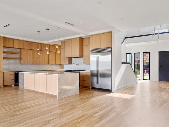 3753  Bolivar Drive , Dallas Texas 75220