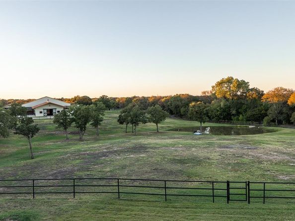 2900 W Kimball Avenue , Grapevine Texas 76051