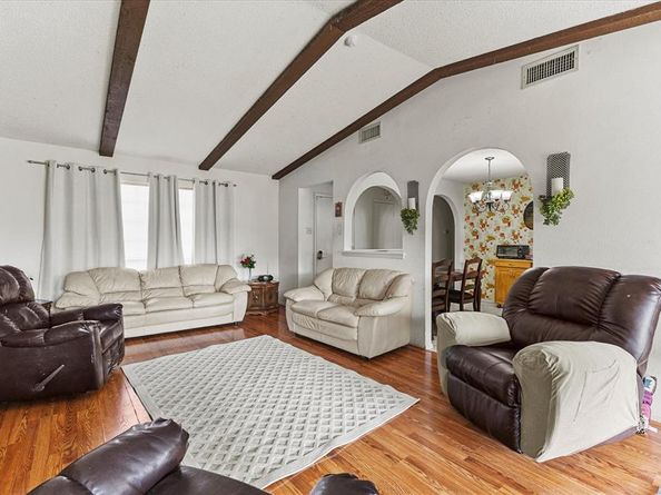 2014  Snowmass Lane , Garland Texas 75044