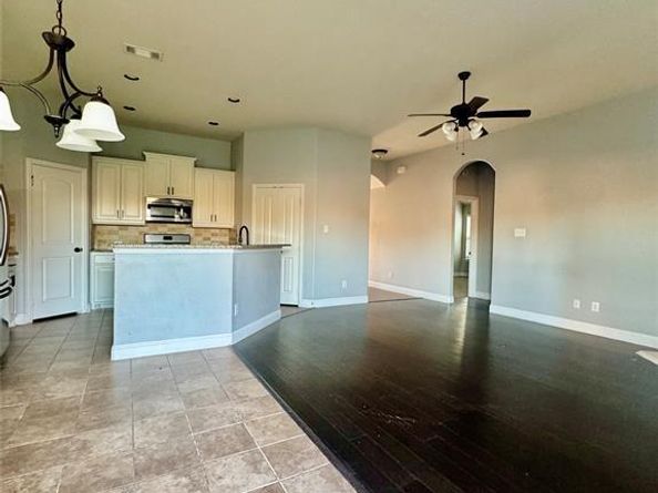 667  Sharpley  , Fate Texas 75087