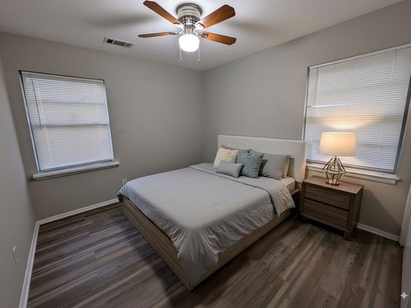 806  clearwood Drive , Dallas Texas 75232