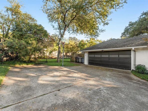 11132  Rosser Court , Dallas Texas 75229