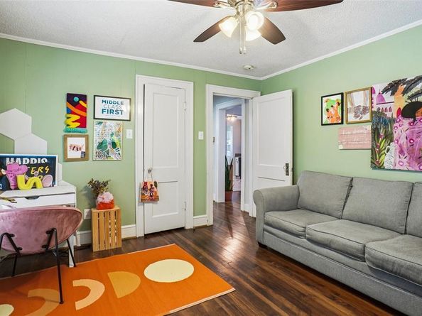 1211  Lansford Avenue , Dallas Texas 75224