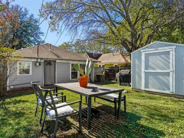 1211  Lansford Avenue , Dallas Texas 75224