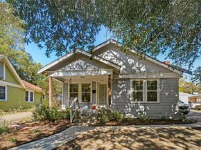 1211  Lansford Avenue , Dallas Texas 75224