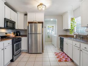 1211  Lansford Avenue , Dallas Texas 75224