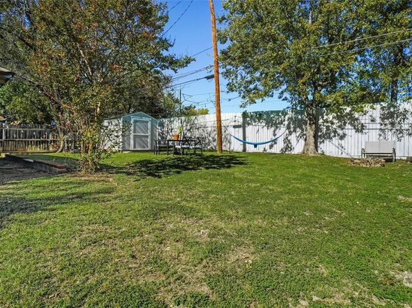 1211  Lansford Avenue , Dallas Texas 75224