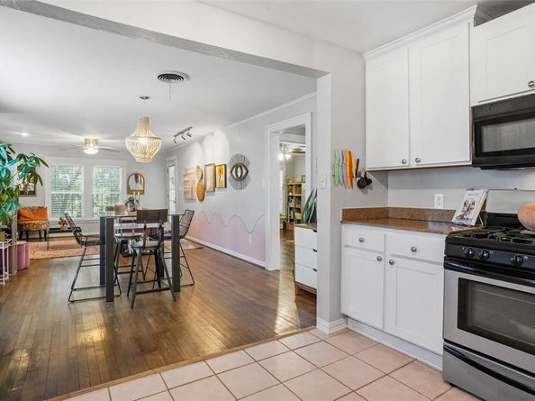 1211  Lansford Avenue , Dallas Texas 75224