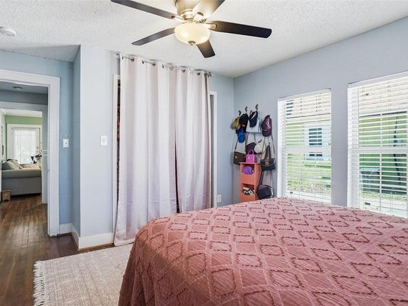 1211  Lansford Avenue , Dallas Texas 75224