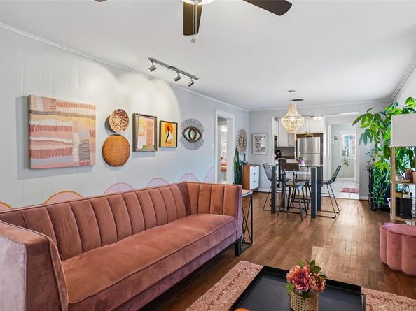 1211  Lansford Avenue , Dallas Texas 75224