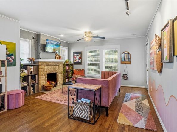 1211  Lansford Avenue , Dallas Texas 75224