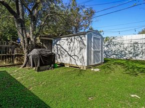 1211  Lansford Avenue , Dallas Texas 75224