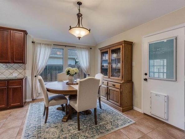 7927  Fox Chase Drive , Arlington Texas 76001