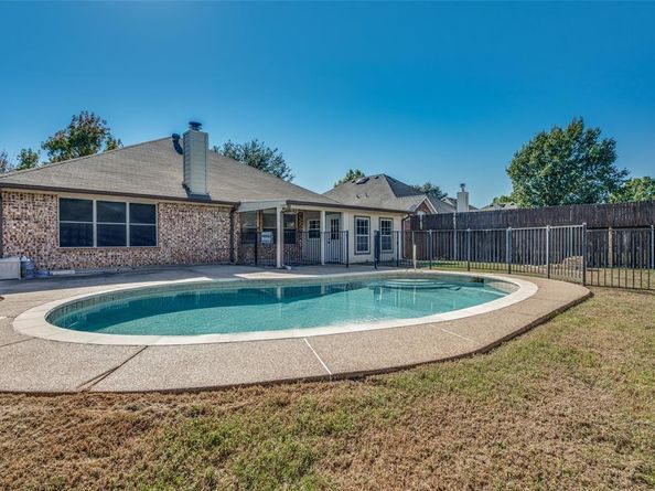 7927  Fox Chase Drive , Arlington Texas 76001