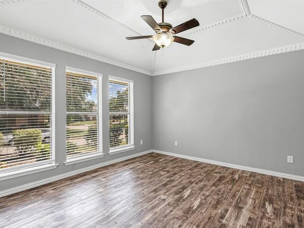 1924  Druid Lane , Fort Worth Texas 76112