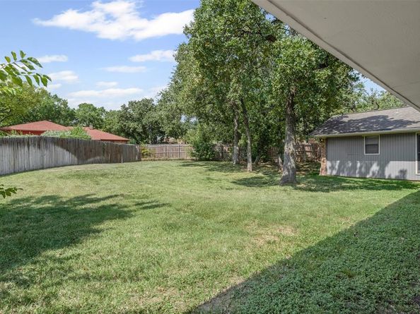 1924  Druid Lane , Fort Worth Texas 76112