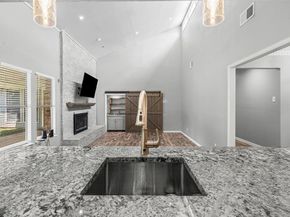1924  Druid Lane , Fort Worth Texas 76112