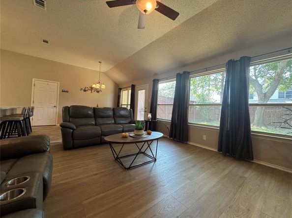 2075  Sunset Lane , Lewisville Texas 75067