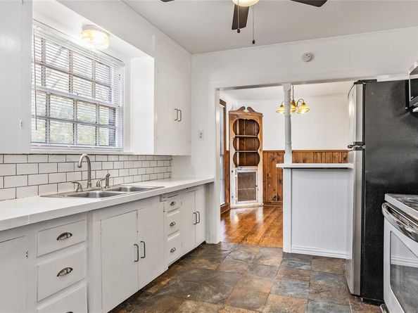 2513  Carnation Avenue , Fort Worth Texas 76111