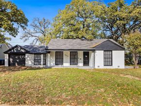 2513  Carnation Avenue , Fort Worth Texas 76111
