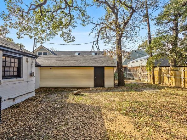 2513  Carnation Avenue , Fort Worth Texas 76111