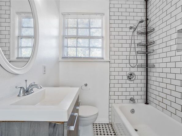 2513  Carnation Avenue , Fort Worth Texas 76111