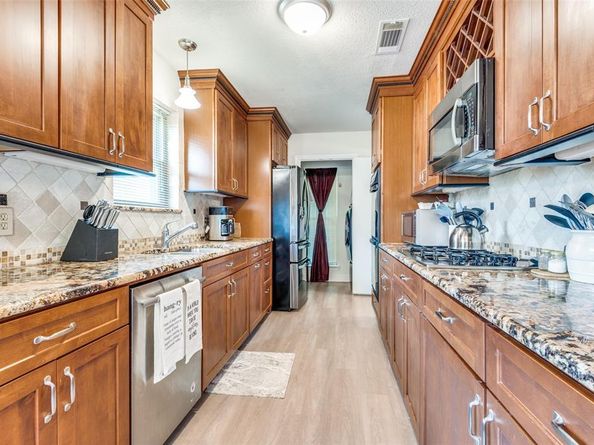 1513  Silverleaf Drive , Carrollton Texas 75007