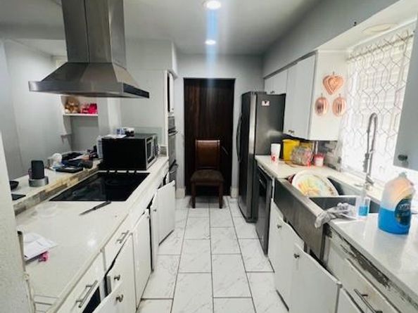 1327  Oak Meadows Drive , Dallas Texas 75232